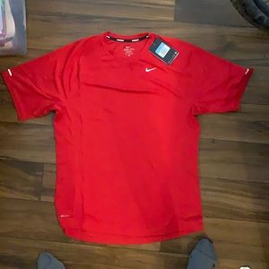 Nike men’s running tee